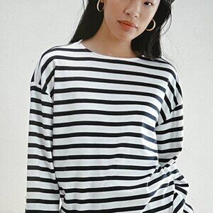 Darling Clarity Top In Navy & White Size L. NWT